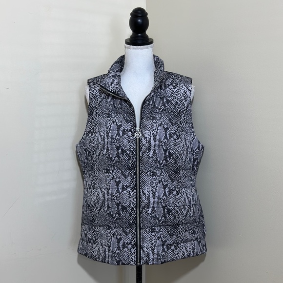 Michel kors || Woman’s animal print puffer Vest size large - Picture 1 of 6
